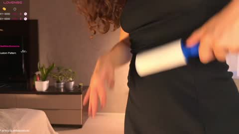 Next stream  December 1 FANSLY Loxrye online show from 24, 11, 2025