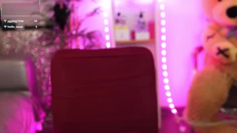 Nova Hollis online show from 9, 3, 2026