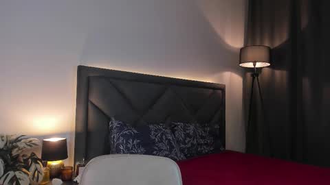 Snapshot of r_a_v_e_n chatting on 27, 11, 2025 online show from 27, 11, 2025