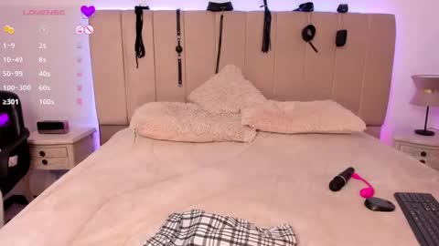 RACHEL ES online show from 10, 12, 2024