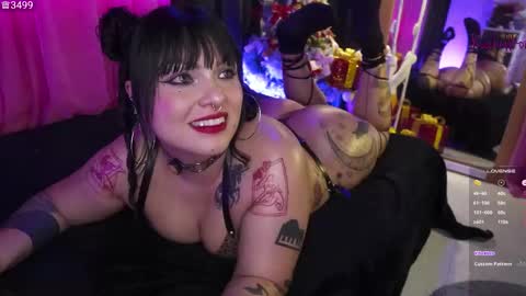 Snapshot of rachellkors_ chatting on 22, 12, 2025 rachellk online show from 22, 12, 2025