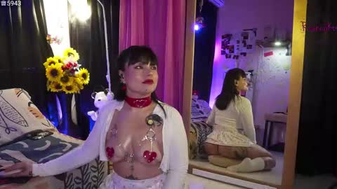 Snapshot of rachellkors_ chatting on 3, 2, 2026 rachellk online show from 3, 2, 2026