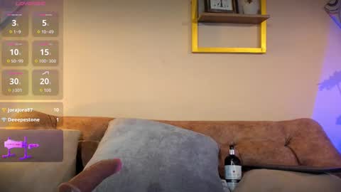 Snapshot of rachelruizz chatting on 10, 9, 2025 RACHEL online show from 10, 9, 2025