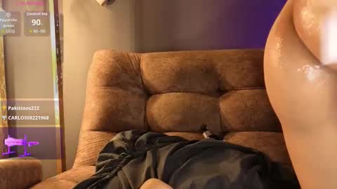 Snapshot of rachelruizz chatting on 16, 12, 2025 RACHEL online show from 16, 12, 2025