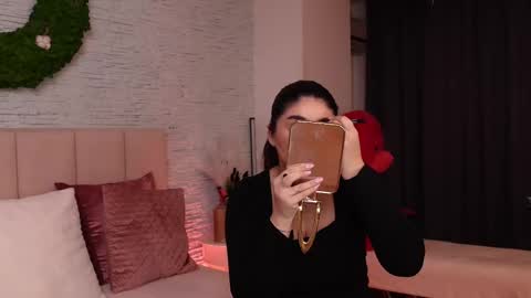 RachelSwaan online show from 24, 2, 2025