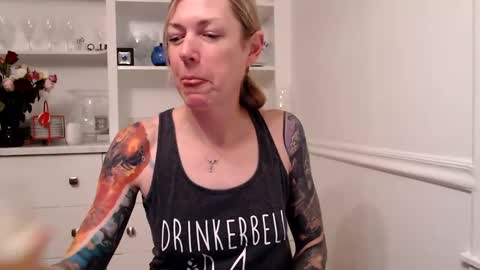 Racy Tracy online show from 27, 1, 2025