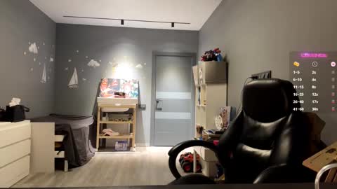 Snapshot of raeannschemmer chatting on 14, 2, 2026 Mila online show from 14, 2, 2026