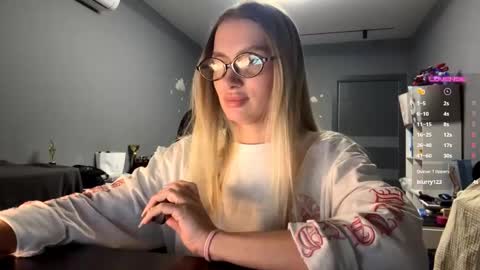 Snapshot of raeannschemmer chatting on 15, 2, 2026 Mila online show from 15, 2, 2026