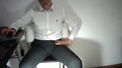 Snapshot of rafaelssk chatting on 19, 5, 2026 elenacam online show from 19, 5, 2026