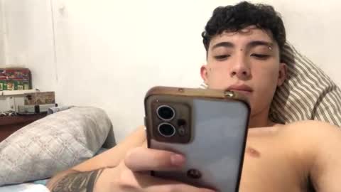 ramiroo2312 online show from 11, 11, 2025