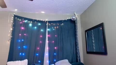 Snapshot of ramonaquinn chatting on 15, 1, 2025 RAMONA Q online show from 15, 1, 2025