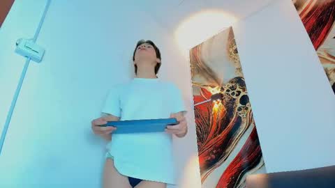 Snapshot of raphael_nyon1 chatting on 15, 5, 2026 raphael_nyon1 online show from 15, 5, 2026