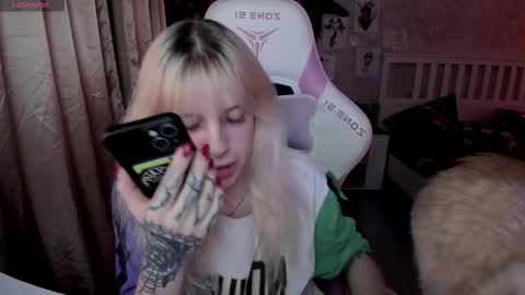 Snapshot of rapunzel_cute chatting on 1, 11, 2025 Rapunzel online show from 1, 11, 2025