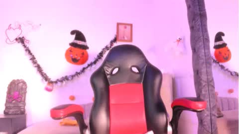 Raquel online show from 27, 10, 2025