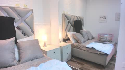 Raquel Moore  online show from 17, 9, 2025