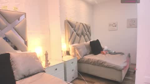 Raquel Moore  online show from 3, 10, 2025