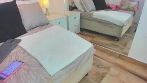 Raquel Moore  online show from 3, 2, 2026