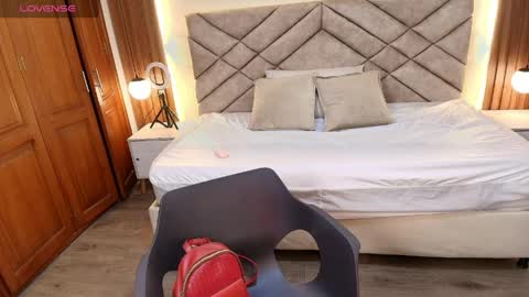 Raquel online show from 31, 3, 2026