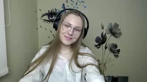 raspberry0101 online show from 6, 12, 2024