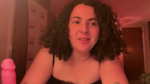 Snapshot of raspberrytommy chatting on 29, 10, 2025 Tommy online show from 29, 10, 2025