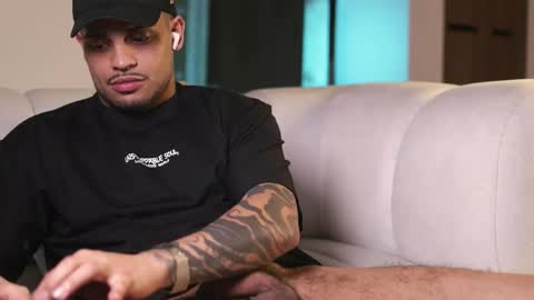 Snapshot of rausch77 chatting on 15, 12, 2025 rausch77 online show from 15, 12, 2025