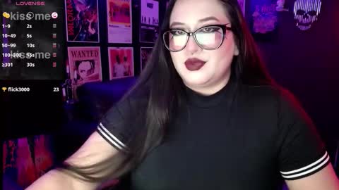 Snapshot of raven_darkk chatting on 28, 11, 2025 Raven online show from 28, 11, 2025