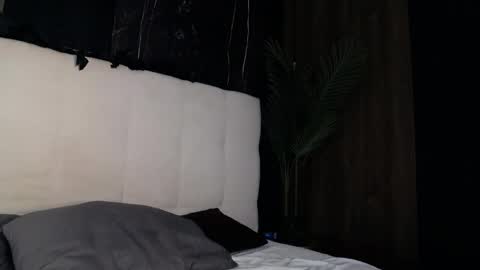 Snapshot of raven_foxxy chatting on 16, 5, 2026 Raven Foxxy online show from 16, 5, 2026