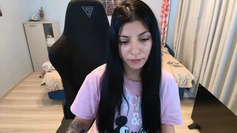 raven_haired_goddess online show from 27, 4, 2026