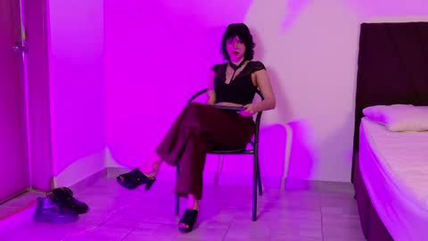   online show from 21, 4, 2026