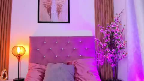 ravena_queen online show from 15, 6, 2026