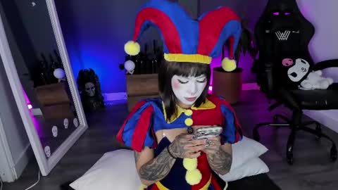 Snapshot of ravenwitch_ chatting on 12, 6, 2026 Raven Witch online show from 12, 6, 2026