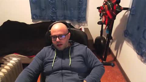 Snapshot of ravingr3d3 chatting on 19, 2, 2025 ravingr3d3 online show from 19, 2, 2025