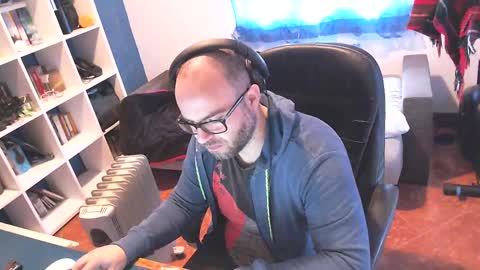 Snapshot of ravingr3d3 chatting on 6, 3, 2025 ravingr3d3 online show from 6, 3, 2025