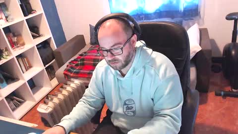 Snapshot of ravingr3d3 chatting on 10, 3, 2025 ravingr3d3 online show from 10, 3, 2025