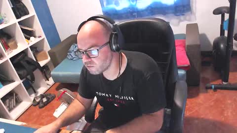 Snapshot of ravingr3d3 chatting on 10, 9, 2025 ravingr3d3 online show from 10, 9, 2025