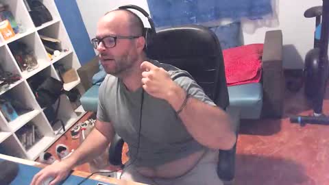 Snapshot of ravingr3d3 chatting on 18, 9, 2025 ravingr3d3 online show from 18, 9, 2025