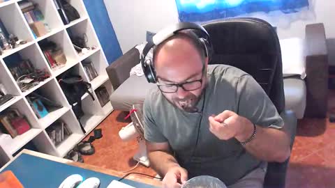 Snapshot of ravingr3d3 chatting on 1, 10, 2025 ravingr3d3 online show from 1, 10, 2025