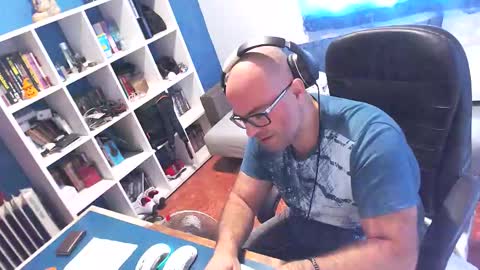 Snapshot of ravingr3d3 chatting on 8, 10, 2025 ravingr3d3 online show from 8, 10, 2025