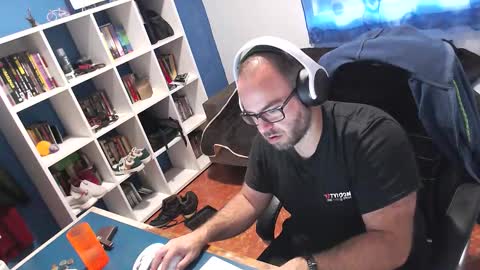 Snapshot of ravingr3d3 chatting on 14, 11, 2025 ravingr3d3 online show from 14, 11, 2025