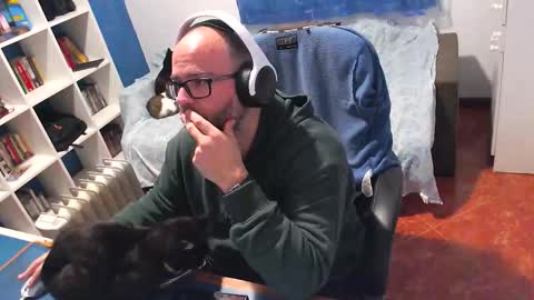 ravingr3d3 online show from 12, 2, 2026