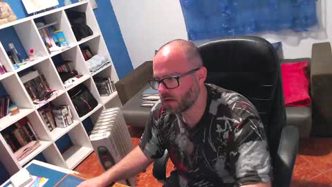 ravingr3d3 online show from 19, 4, 2026