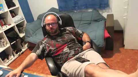 ravingr3d3 online show from 20, 4, 2026