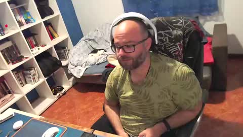 ravingr3d3 online show from 21, 4, 2026