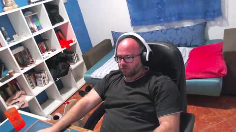 ravingr3d3 online show from 4, 6, 2026