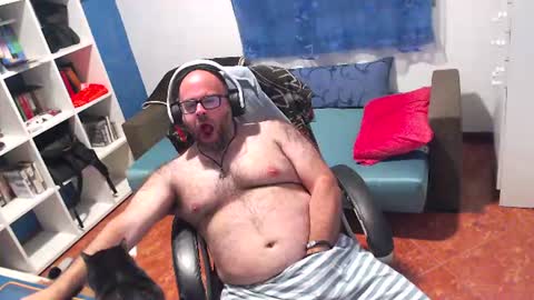ravingr3d3 online show from 11, 6, 2026