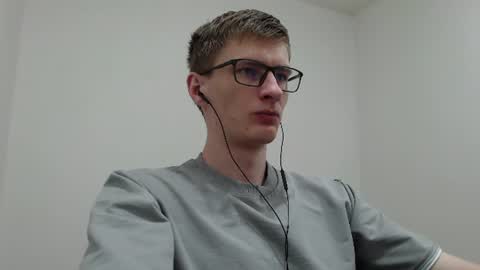 Snapshot of ray_booy chatting on 21, 7, 2026 Ray Booy online show from 21, 7, 2026