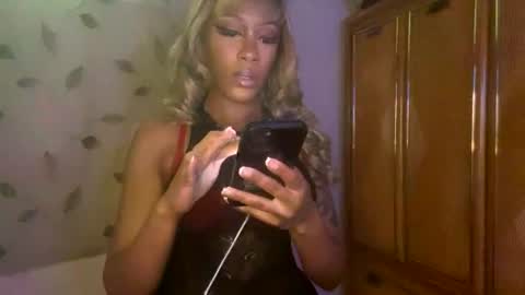 Snapshot of rayemillian chatting on 3, 8, 2026 Raye Millian online show from 3, 8, 2026