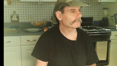 Snapshot of raylene4u2 chatting on 5, 5, 2026 Ray online show from 5, 5, 2026
