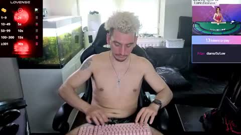 Snapshot of rayzel_white chatting on 27, 6, 2026 Rayzel White online show from 27, 6, 2026