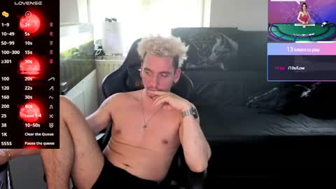 Snapshot of rayzel_white chatting on 5, 7, 2026 Rayzel White online show from 5, 7, 2026